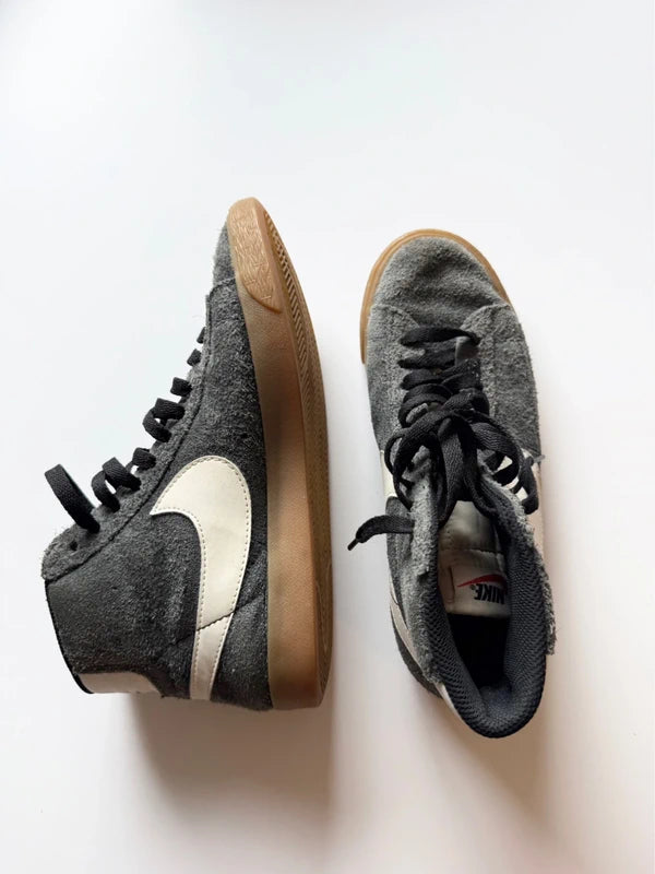 Nike WMNS Blazer Mid ‘77 Suede Vintage