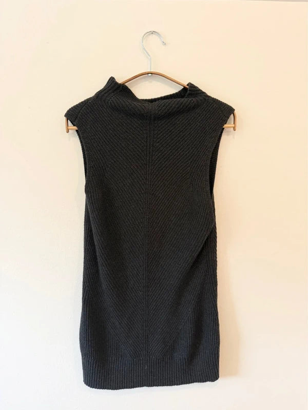 Simply Vera Wang Ribbed Knit Sleeveless Turtleneck Sweater